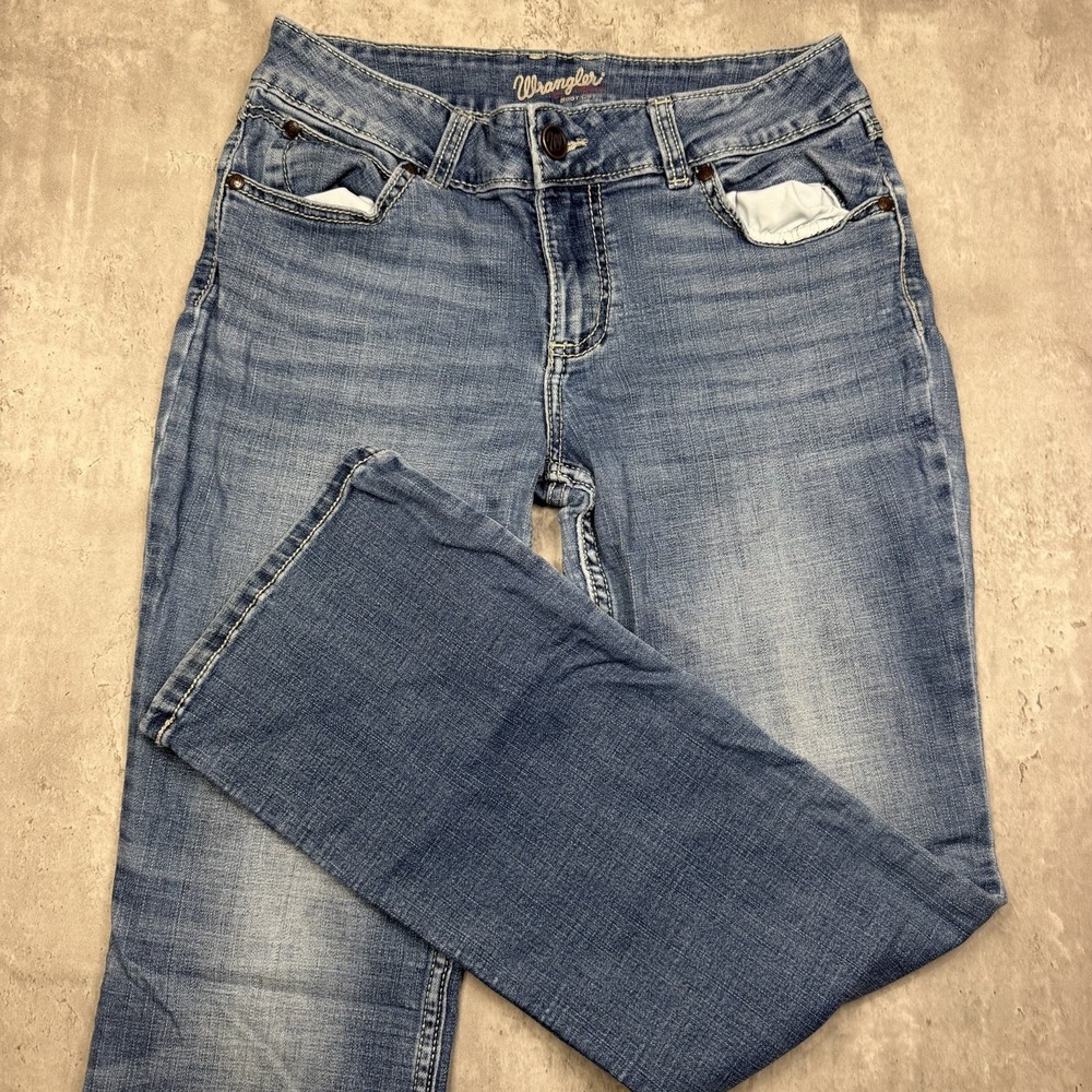 Wrangler Women’s Boot Cut Jeans Size 11 x 32 Medium Wash Denim Stretch Rodeo